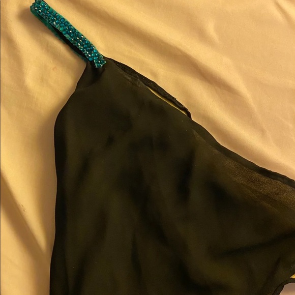 Black evening gown, cut out, 1 shoulder maxi dress - Picture 2 of 6